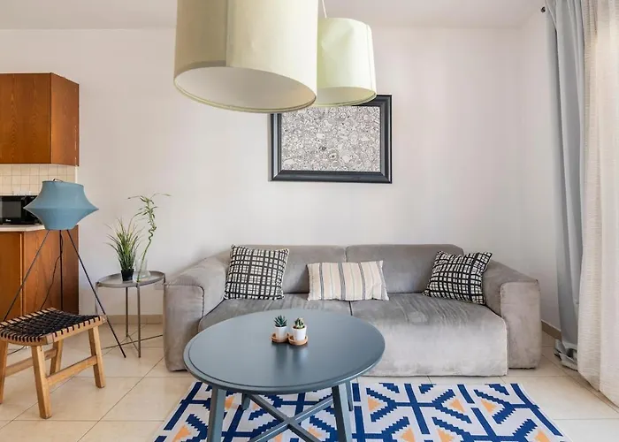 Center, Walking To The Appartement Larnaca