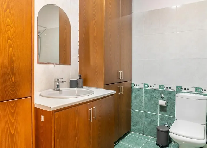 Appartement Center, Walking To The Larnaca