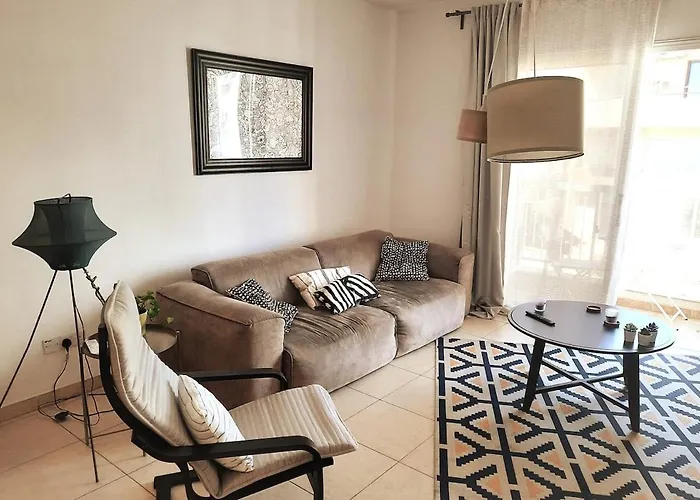 Center, Walking To The Appartement Larnaca